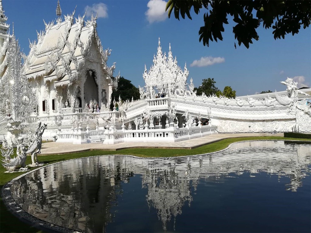 White Temple - Black House - Blue Temple One Day Trip