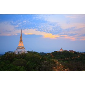 Petchburi and Maruekathaiyawan Palace Tour